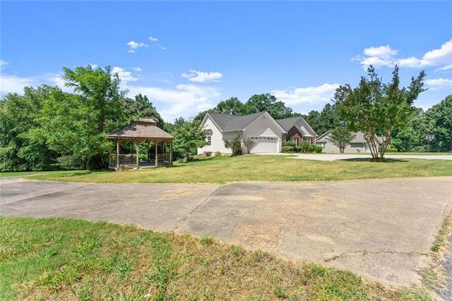 3322 Barry Lane, Gainesville, GA 30506