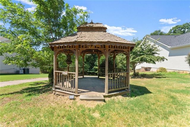 3322 Barry Lane, Gainesville, GA 30506