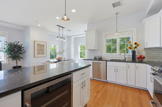 45 Endicott Ave 8, Somerville, MA 02144