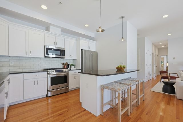 45 Endicott Ave 8, Somerville, MA 02144