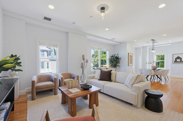 45 Endicott Ave 8, Somerville, MA 02144