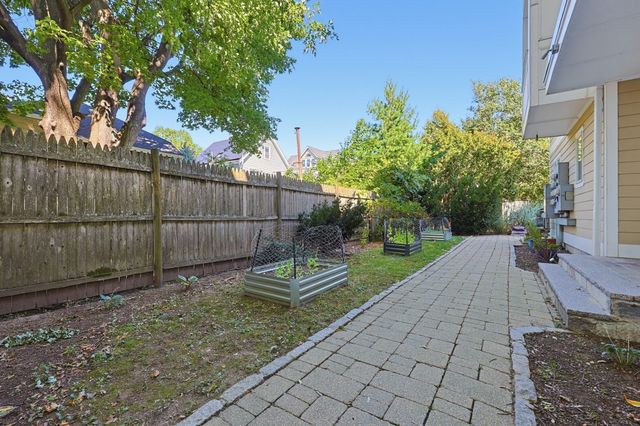 45 Endicott Ave 8, Somerville, MA 02144