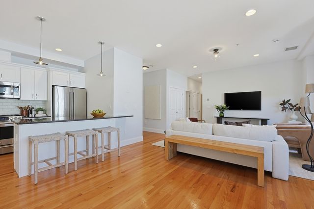 45 Endicott Ave 8, Somerville, MA 02144