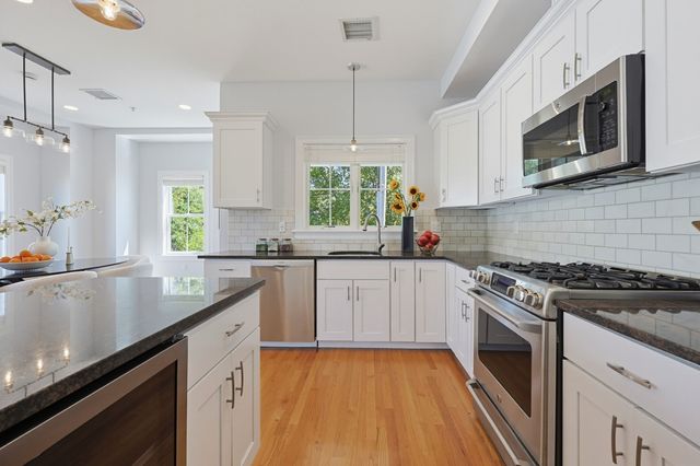 45 Endicott Ave 8, Somerville, MA 02144