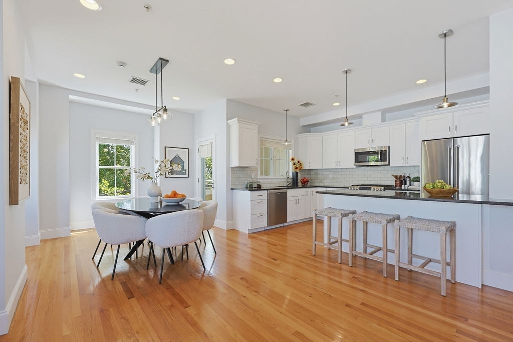 45 Endicott Ave 8, Somerville, MA 02144