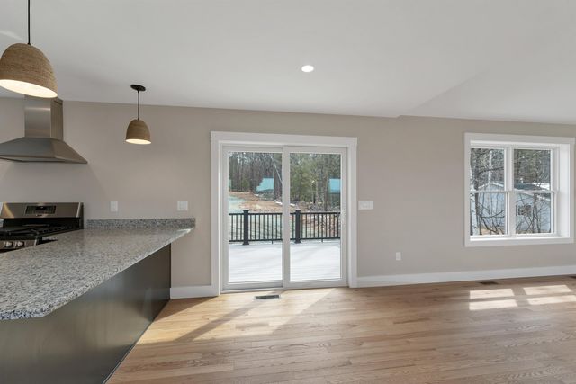 83 W Parish Road, Concord, NH 03301