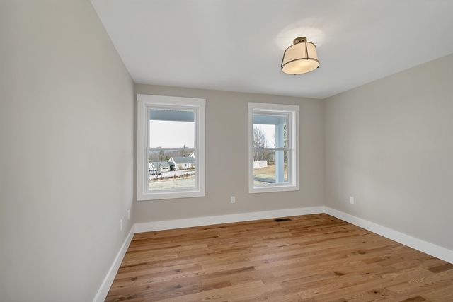 83 W Parish Road, Concord, NH 03301