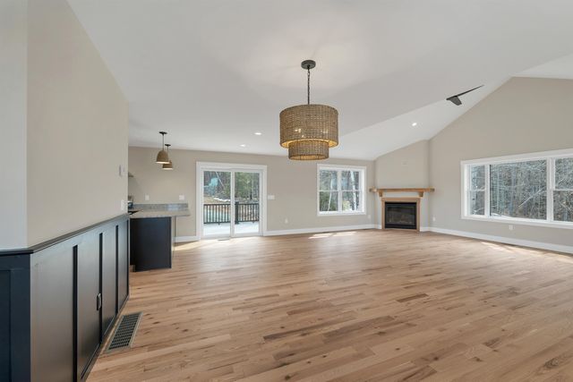 83 W Parish Road, Concord, NH 03301