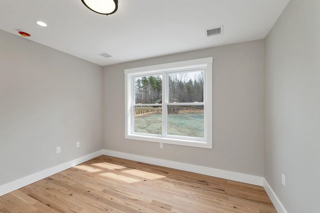 83 W Parish Road, Concord, NH 03301