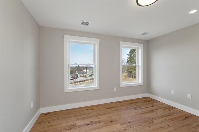 83 W Parish Road, Concord, NH 03301