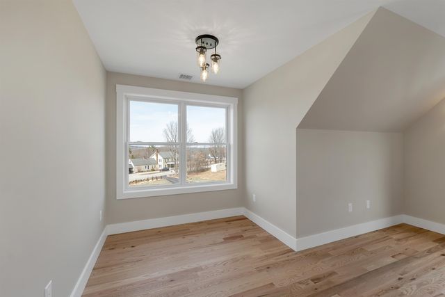 83 W Parish Road, Concord, NH 03301