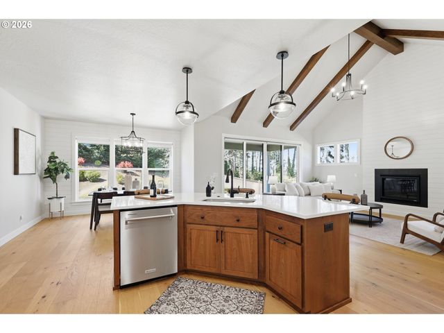 2153 MAJESTIC Pl, Eugene, OR 97403