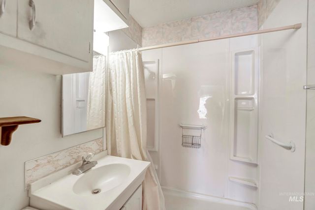 415 Adams St, Twin Falls, ID 83301