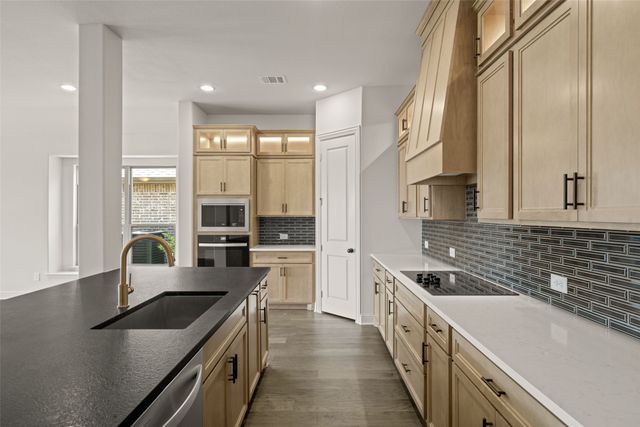 466 Red Maple Drive, Waxahachie, TX 75165