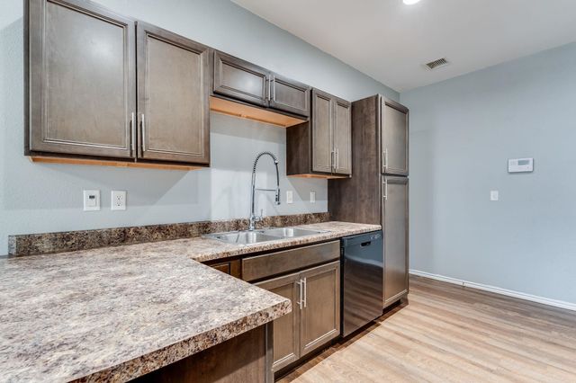 2146 S Green St, Wichita, KS 67211