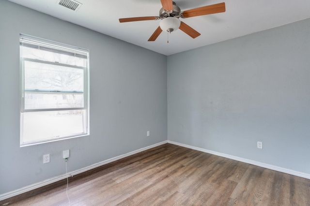 2146 S Green St, Wichita, KS 67211