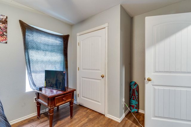 2146 S Green St, Wichita, KS 67211