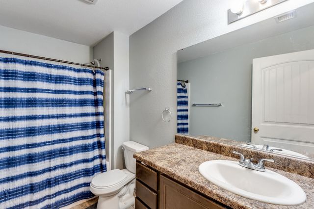 2146 S Green St, Wichita, KS 67211