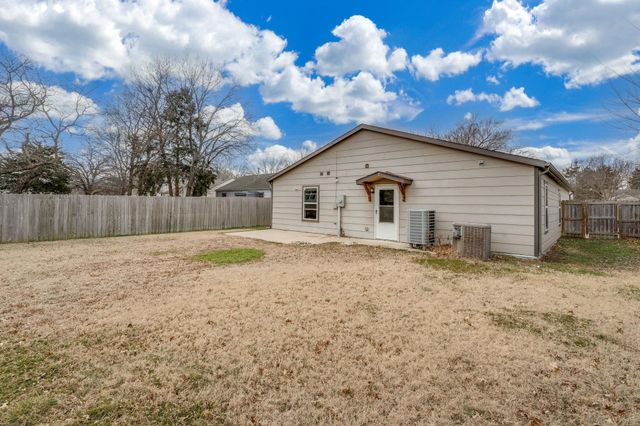 2146 S Green St, Wichita, KS 67211