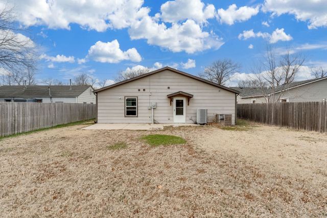 2146 S Green St, Wichita, KS 67211