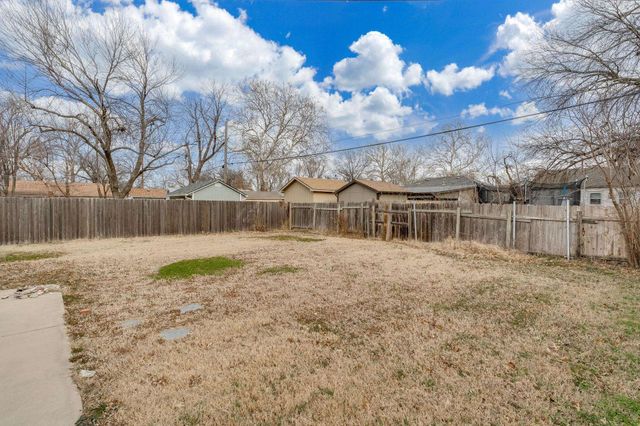 2146 S Green St, Wichita, KS 67211