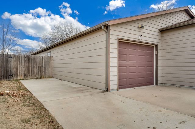 2146 S Green St, Wichita, KS 67211