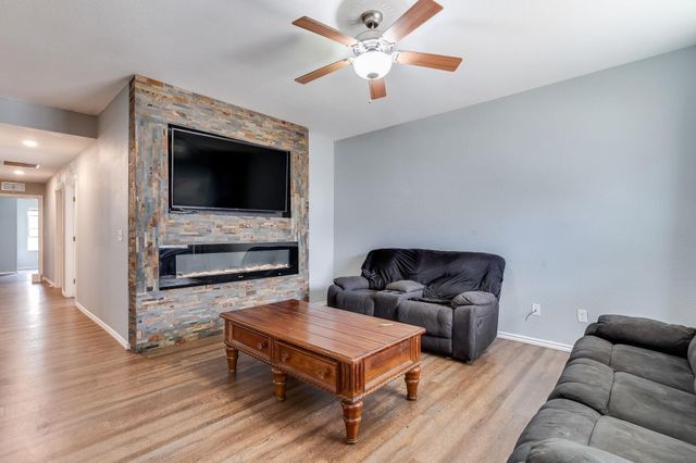 2146 S Green St, Wichita, KS 67211