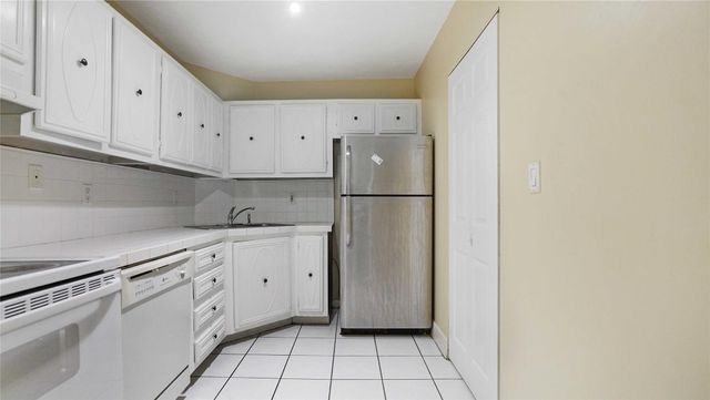 3123 OAKLAND SHORES DR D104, Oakland Park, FL 33309