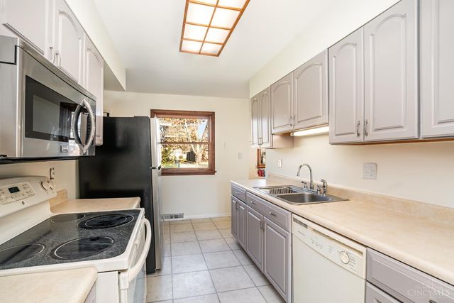 694 Buff Court, Springfield Twp., OH 45231