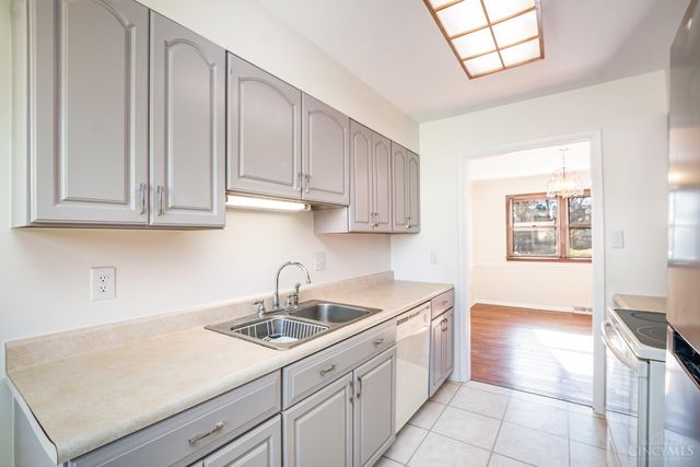 694 Buff Court, Springfield Twp., OH 45231