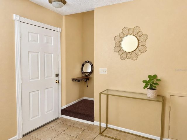 7011 WATERSIDE DR, Tampa, FL 33617