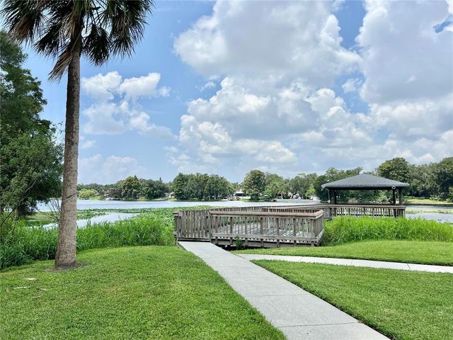 7011 WATERSIDE DR, Tampa, FL 33617