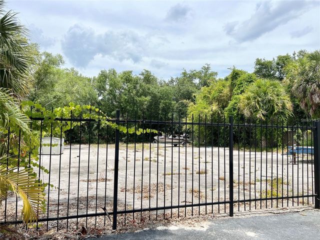 7011 WATERSIDE DR, Tampa, FL 33617