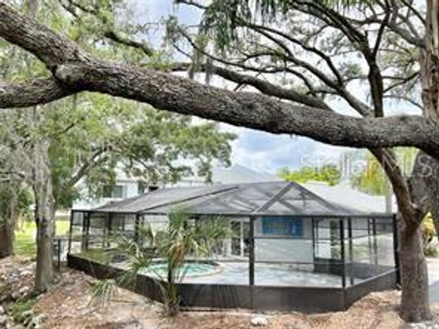 7011 WATERSIDE DR, Tampa, FL 33617