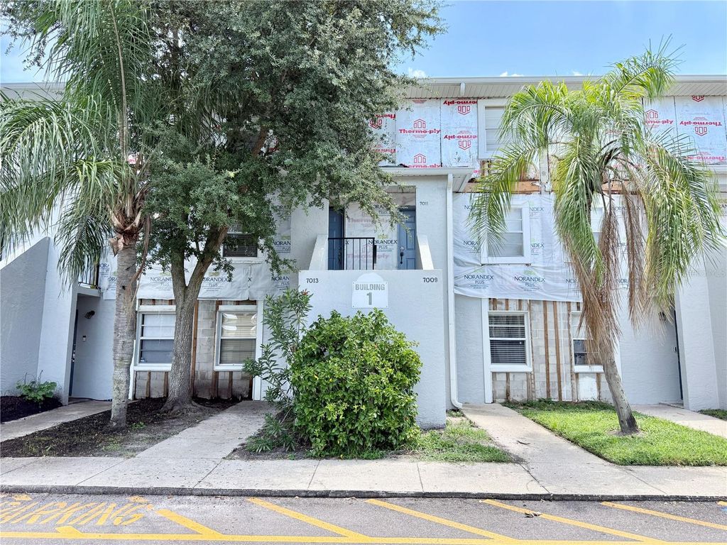 7011 WATERSIDE DR, Tampa, FL 33617