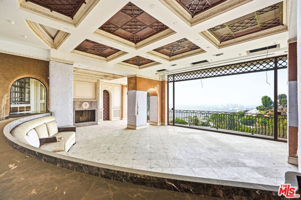 1754 Sunset Plaza Drive, Los Angeles, CA 90069 — photo 4