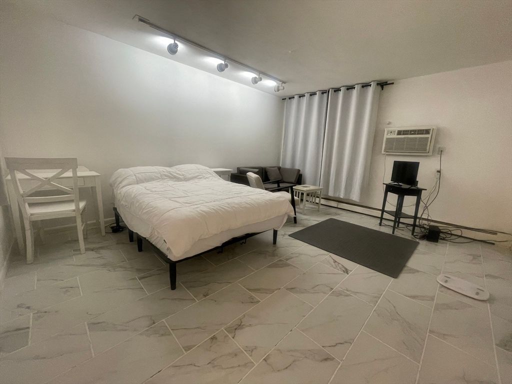 195 Independence Ave 111, Quincy, MA 02169