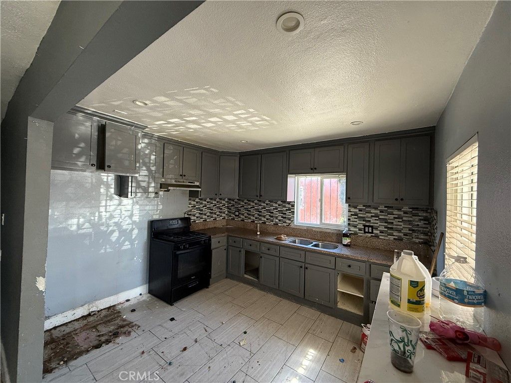 1359 E 108th, Los Angeles, CA 90059