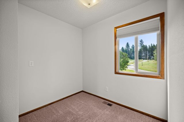 4796 W Gibson Dahl Rd, Clayton, WA 99110
