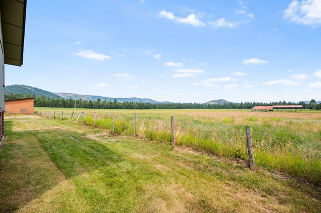 4796 W Gibson Dahl Rd, Clayton, WA 99110