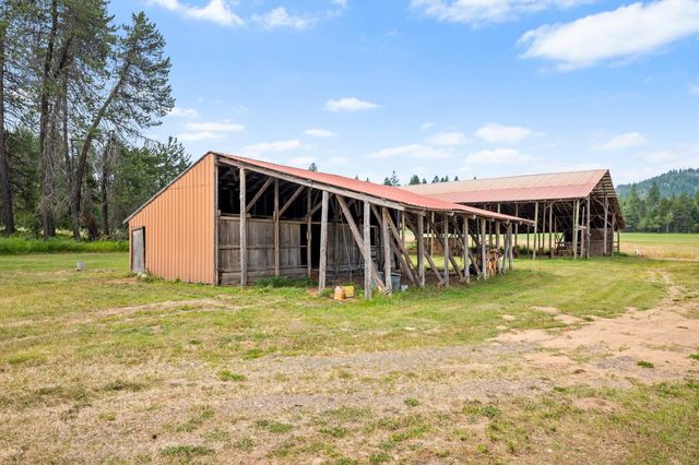 4796 W Gibson Dahl Rd, Clayton, WA 99110