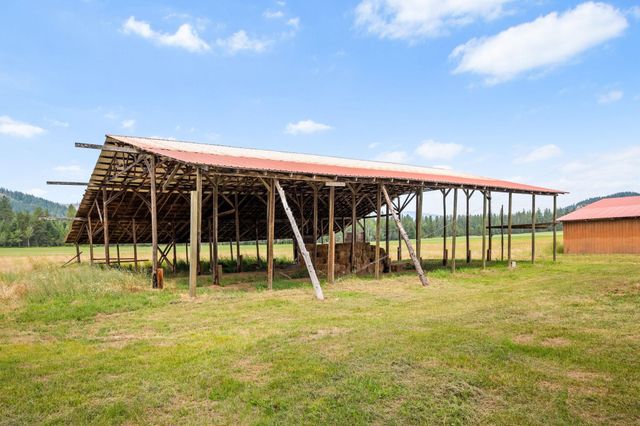 4796 W Gibson Dahl Rd, Clayton, WA 99110