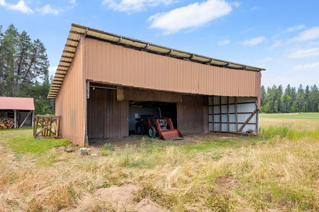 4796 W Gibson Dahl Rd, Clayton, WA 99110