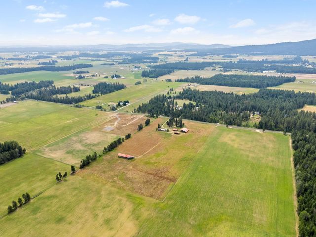 4796 W Gibson Dahl Rd, Clayton, WA 99110