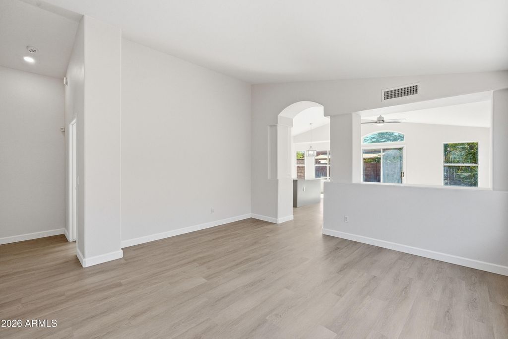 24837 N 40TH Avenue, Glendale, AZ 85310 — photo 5