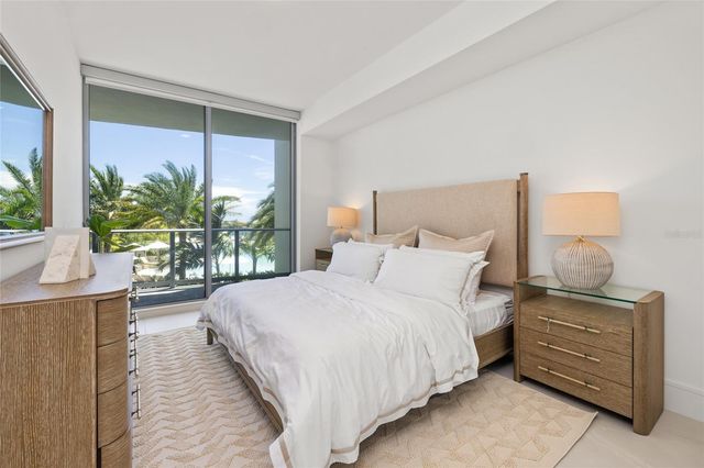 220 LAKE SHORE DRIVE 704, Lake Park, FL 33403