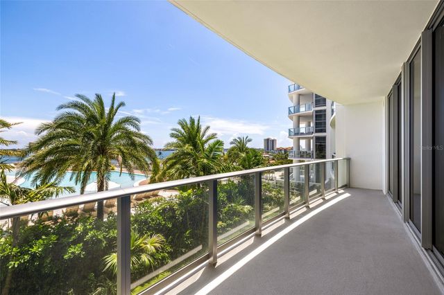220 LAKE SHORE DRIVE 704, Lake Park, FL 33403