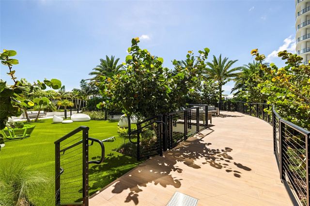 220 LAKE SHORE DRIVE 704, Lake Park, FL 33403