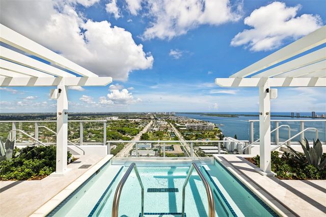220 LAKE SHORE DRIVE 704, Lake Park, FL 33403
