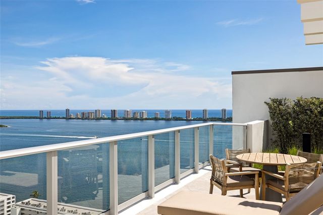220 LAKE SHORE DRIVE 704, Lake Park, FL 33403
